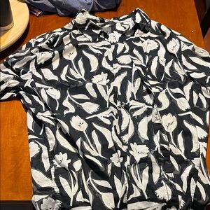 H&M Black and White Floral Casual Button Down Shirt